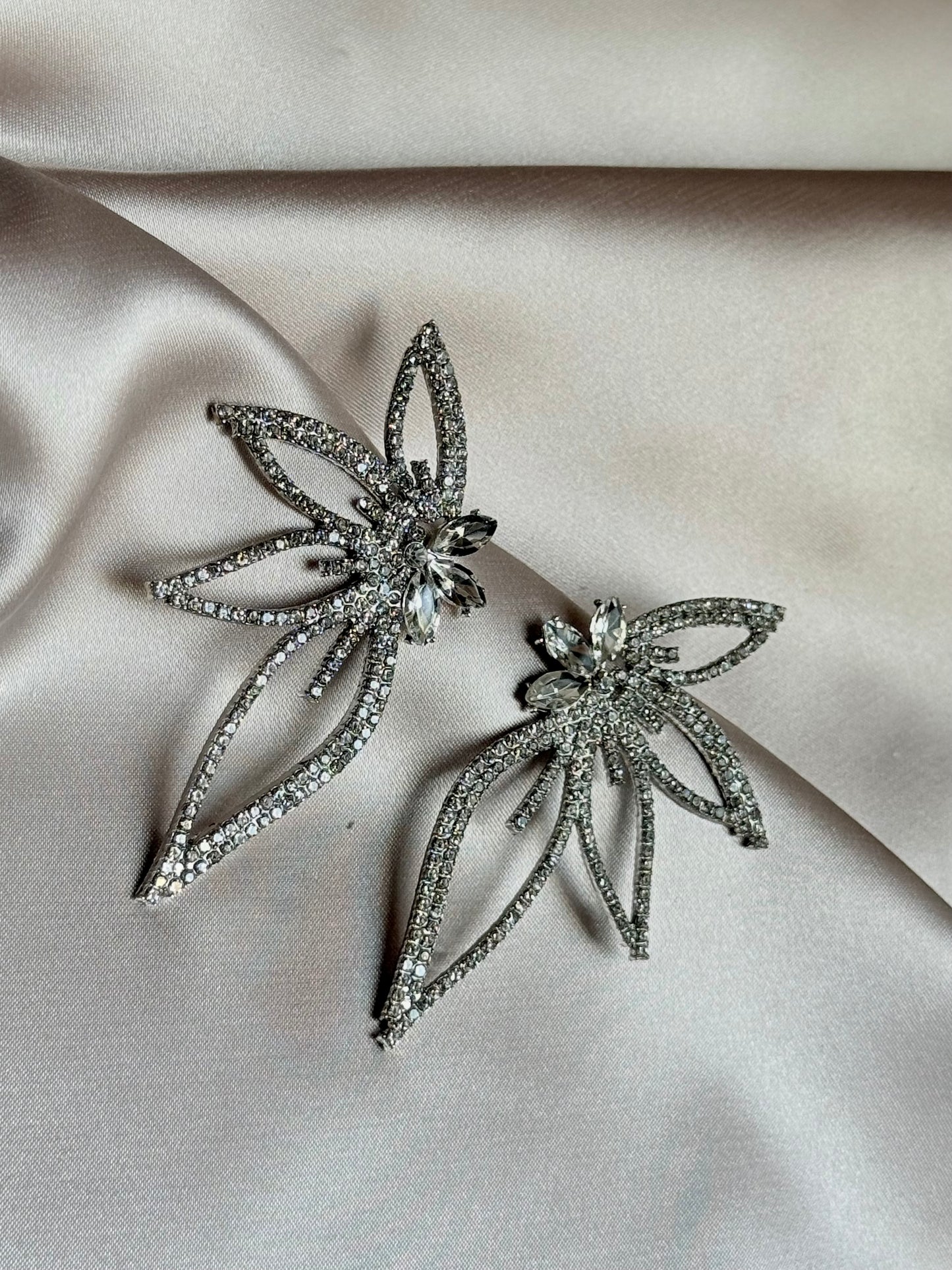Shiny Rhinestone Drills Butterfly Dangle Earrings For Women