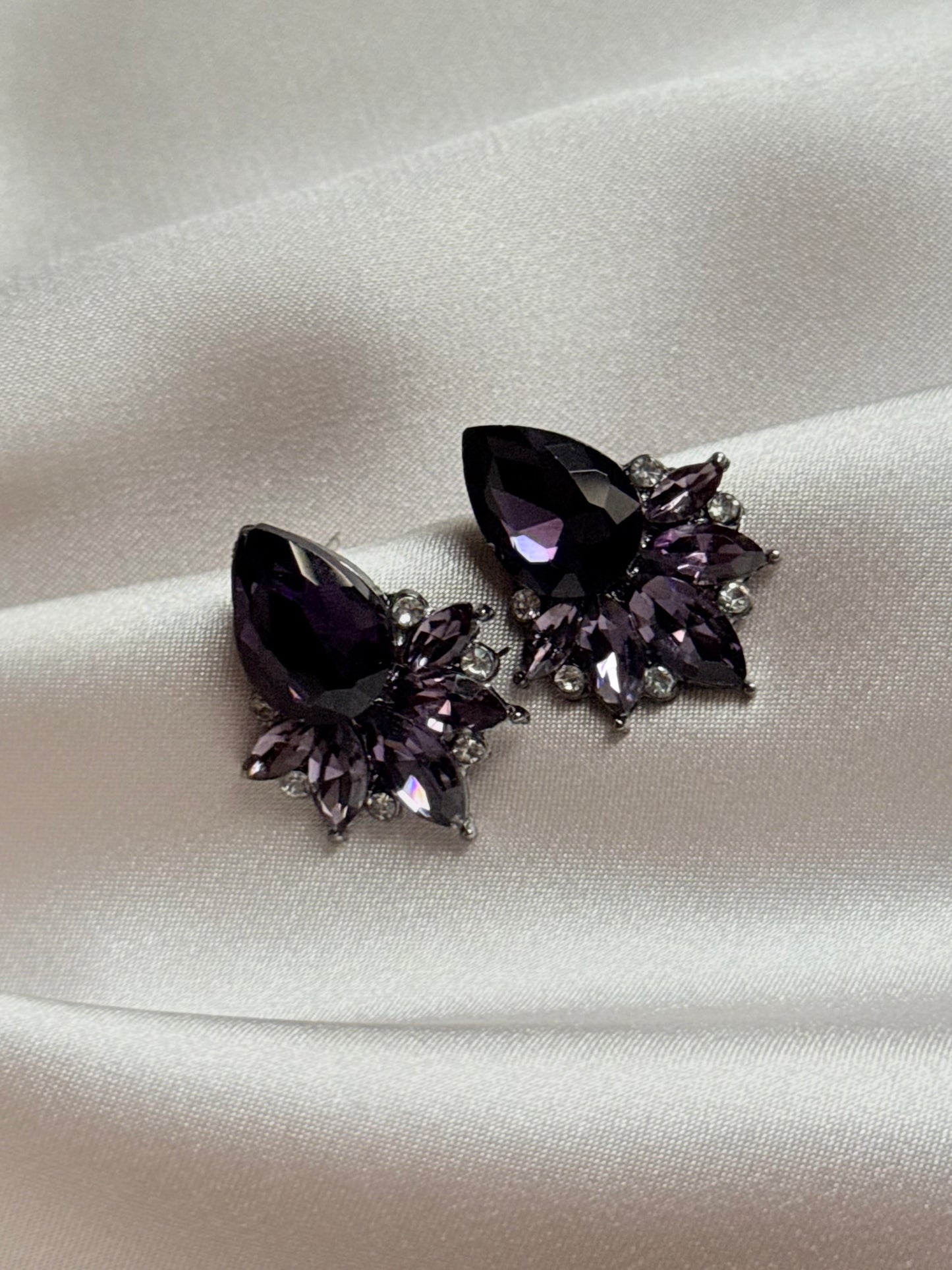 Purple zirconia stud earrings