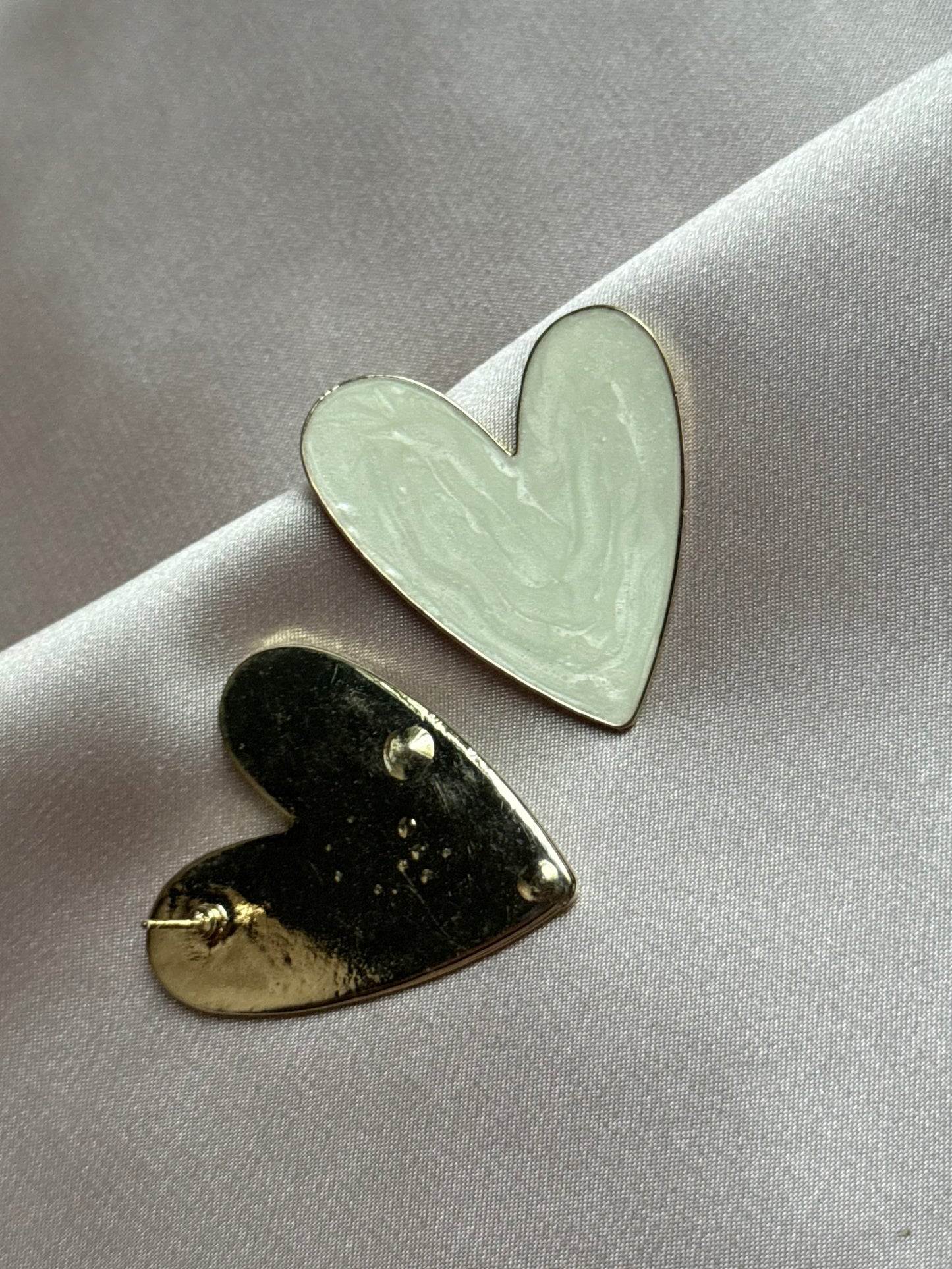 Simple Temperament Metal Enamle Love Heart Clip Earrings