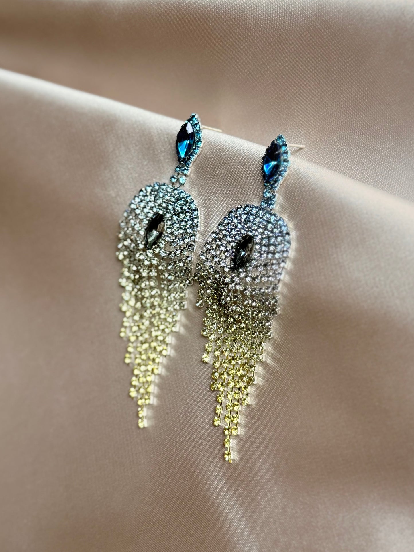New Gradient Color Feather Full Drill Tassel Earrings Women High-End Feeling Water Diamond Earring Ear Jewelry Earrings