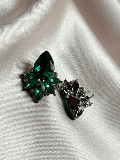 VEYO Classic Crystal Stud Earrings