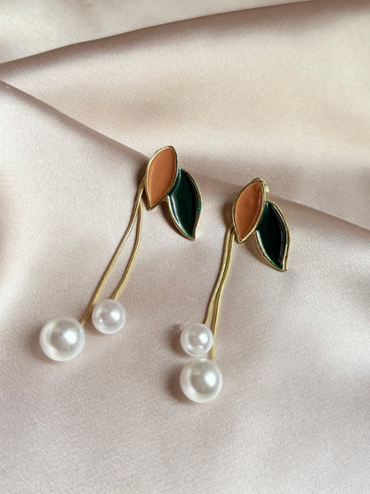 Leaf Pearl Earring