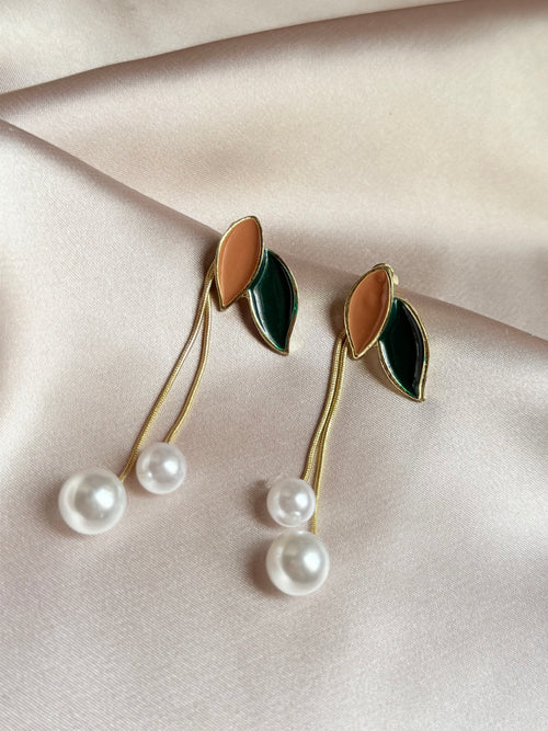 Leaf Pearl Earring