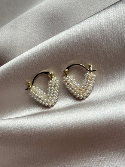 Sweet Pearl Heart Drop Earrings Hollow V-Shaped Drop Oil Earrings