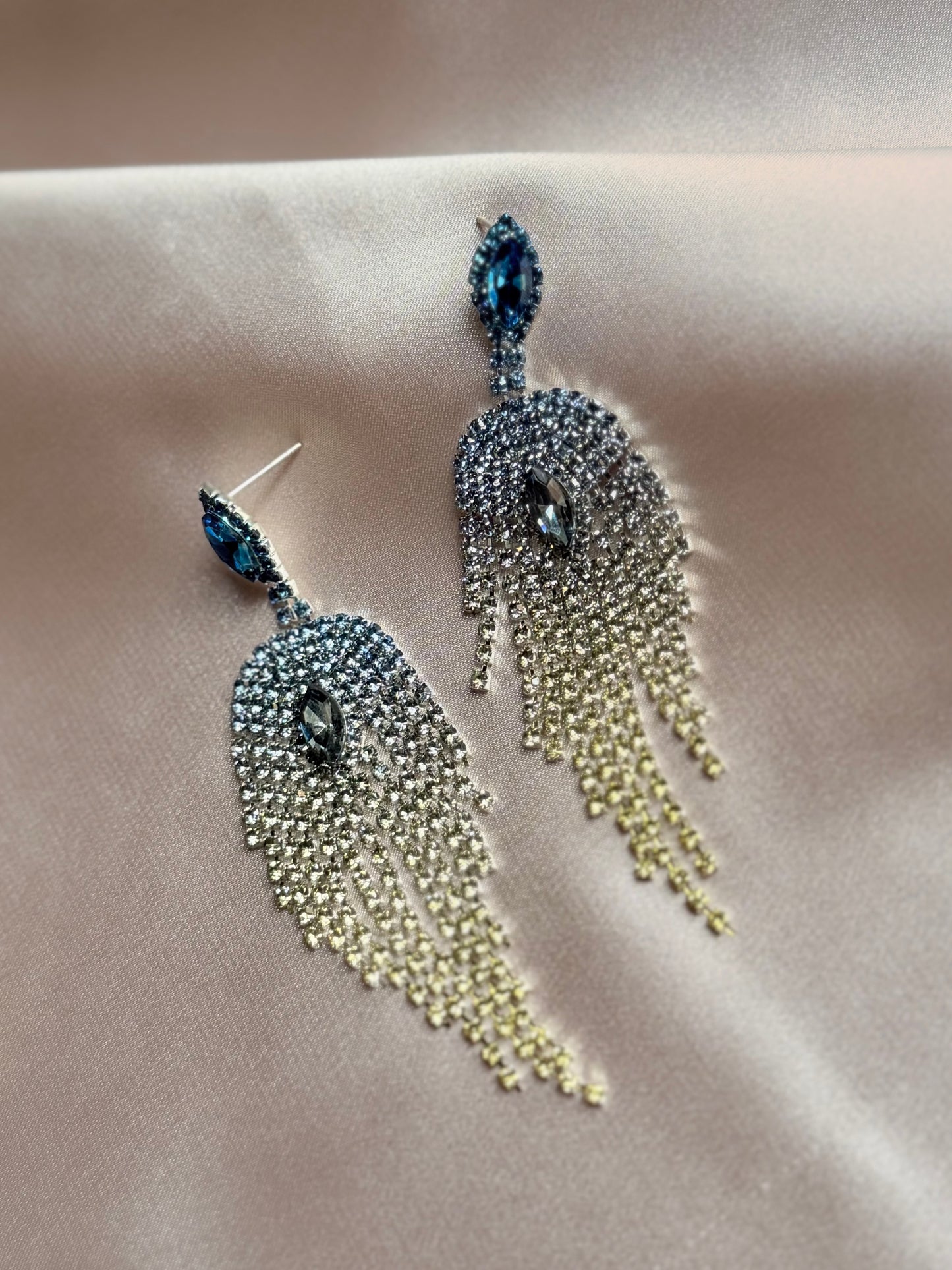 New Gradient Color Feather Full Drill Tassel Earrings Women High-End Feeling Water Diamond Earring Ear Jewelry Earrings