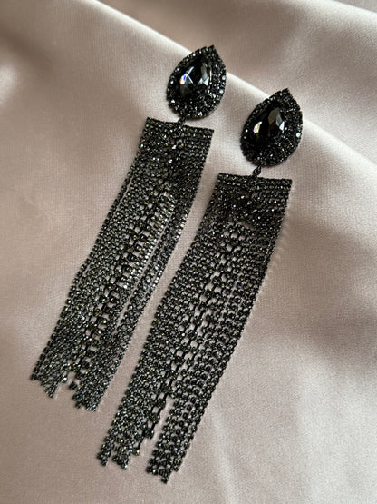 2PC black Women's Fashion Copper Inlaid Claw Chain Exaggerated Water Drop Earrings