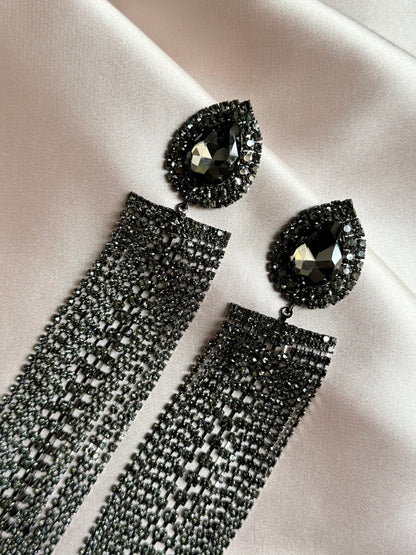 2PC black Women's Fashion Copper Inlaid Claw Chain Exaggerated Water Drop Earrings