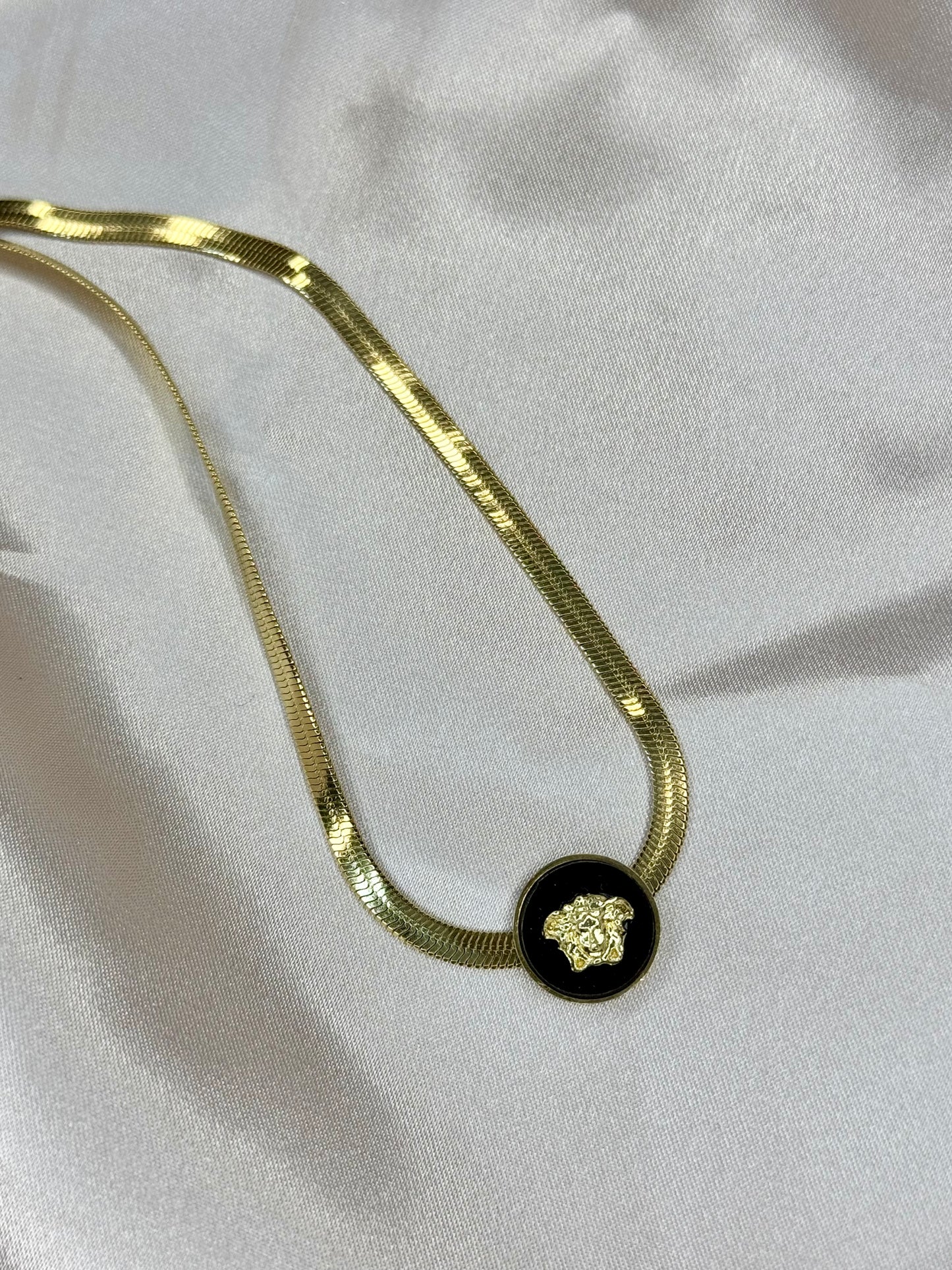 Black Round Pendant Necklaces Stainless Steel Snake Chain Chokers