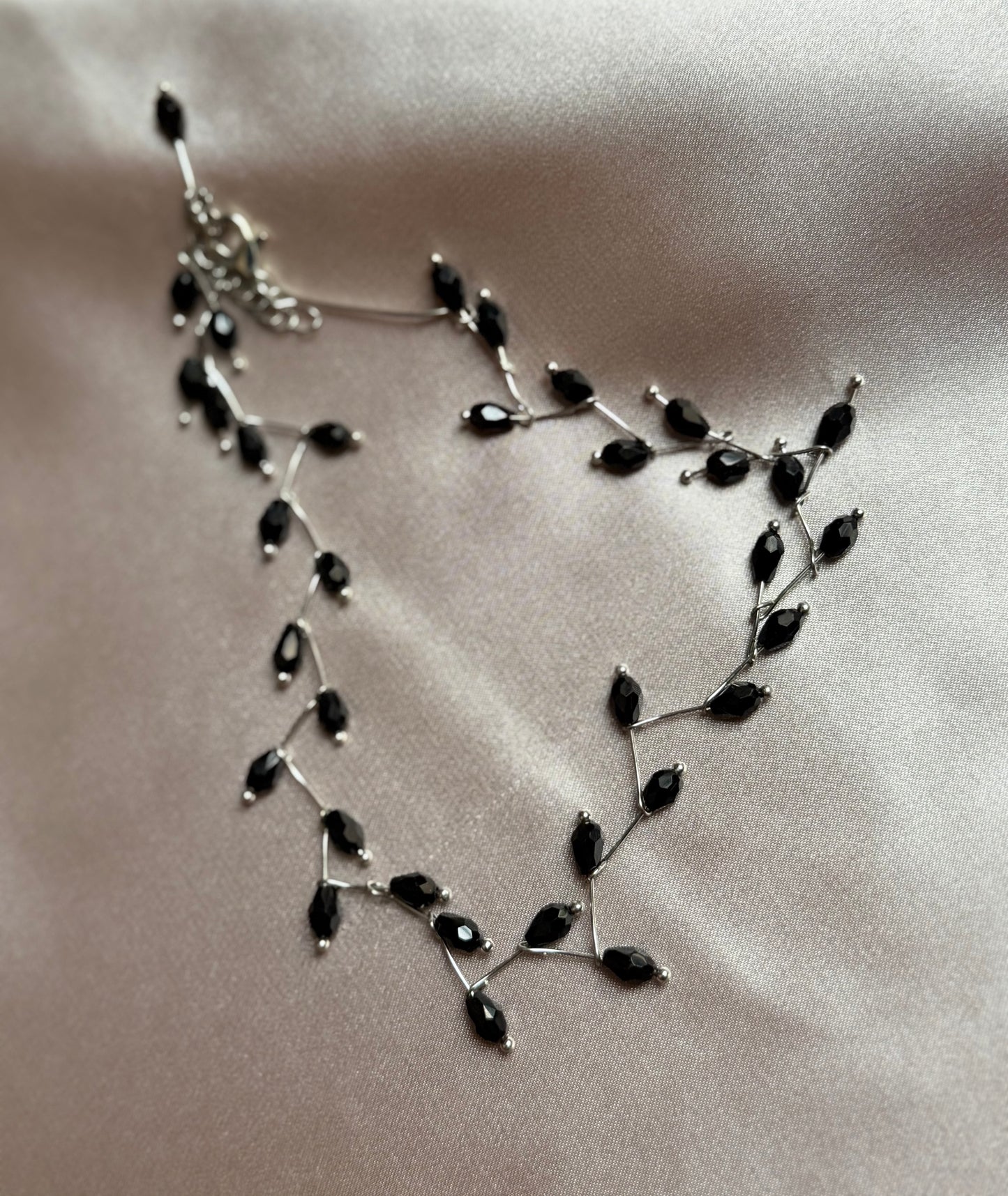 Black Crystal Bead Necklace for Women Commuting Cross-Border Jewelry Simple Matching Geometric Shape