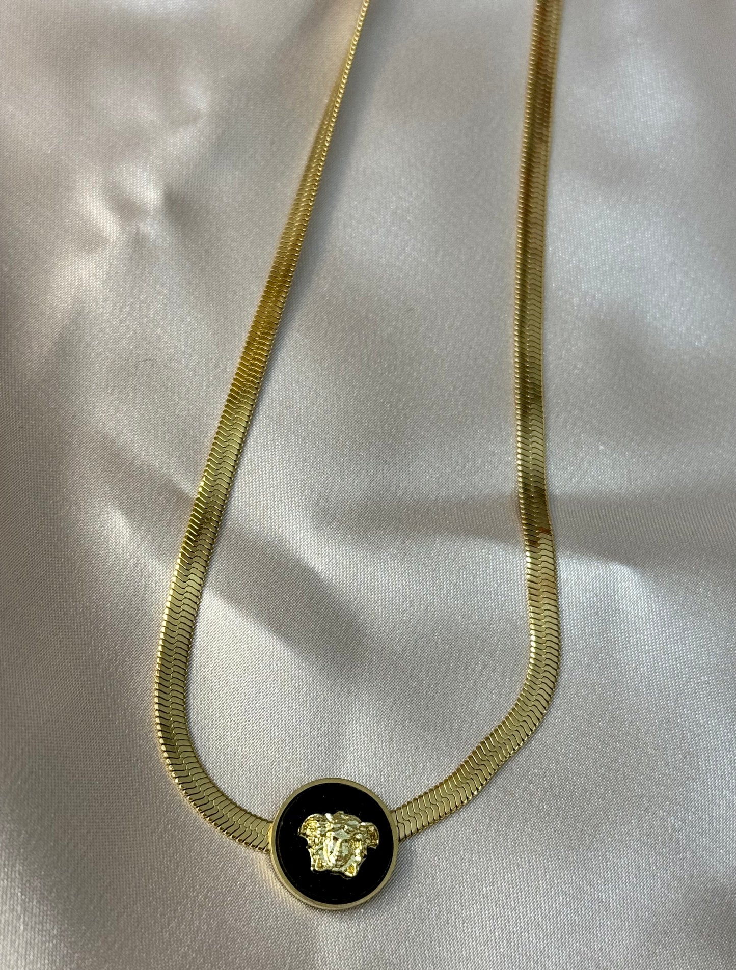 Black Round Pendant Necklaces Stainless Steel Snake Chain Chokers