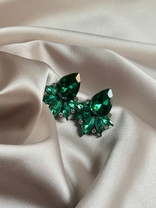 VEYO Classic Crystal Stud Earrings