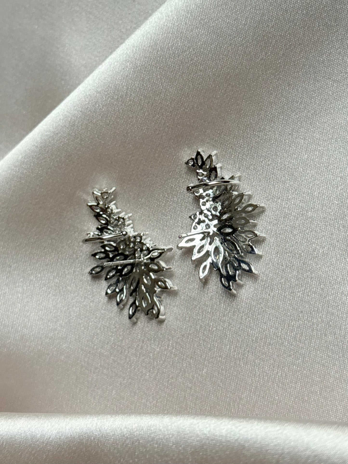 Huitan Sparkling Women's Cubic Zirconia Stud Earrings