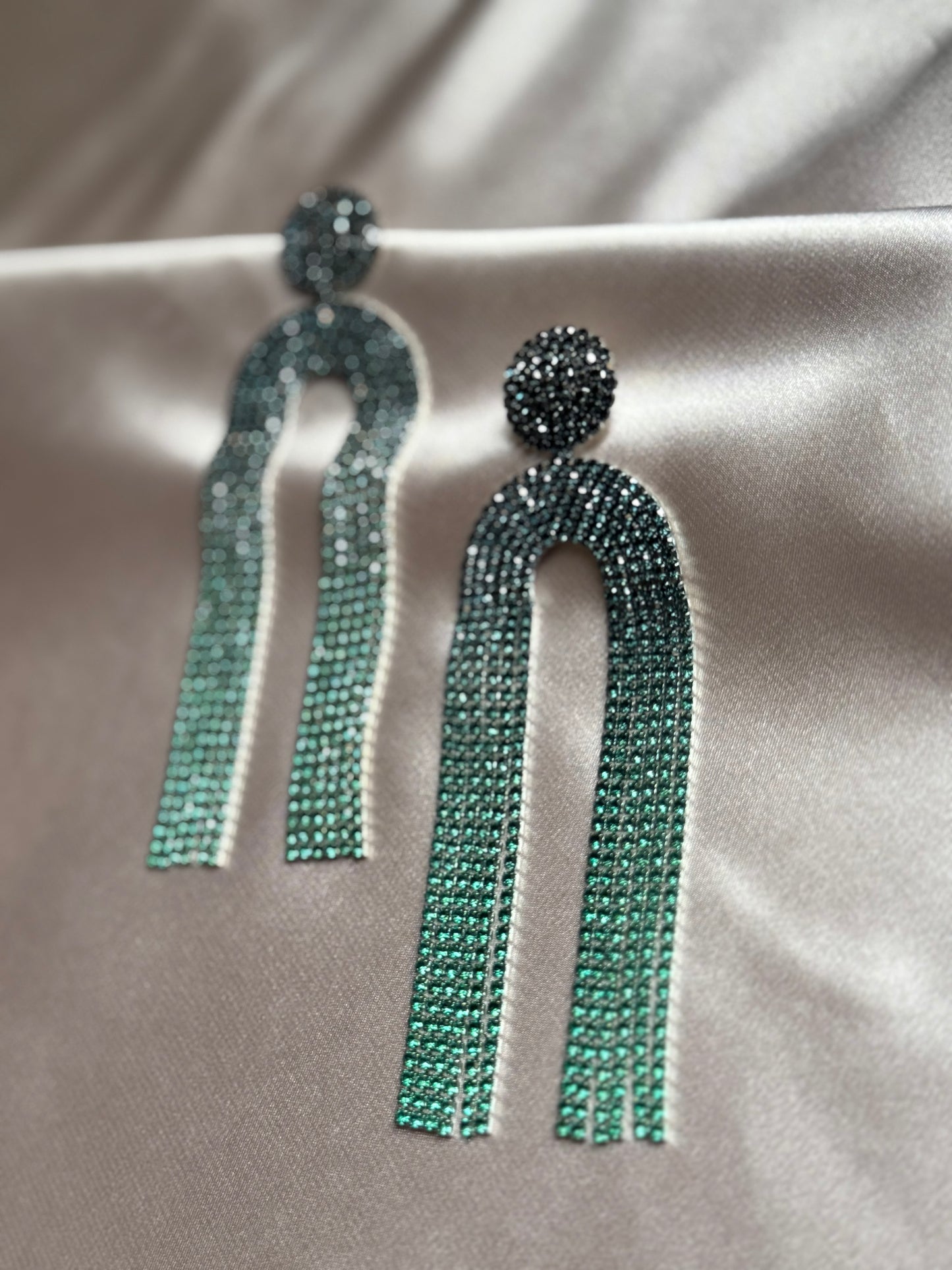Luxury Rhinestone Green U-shaped Geometric Long Tassel Earrings