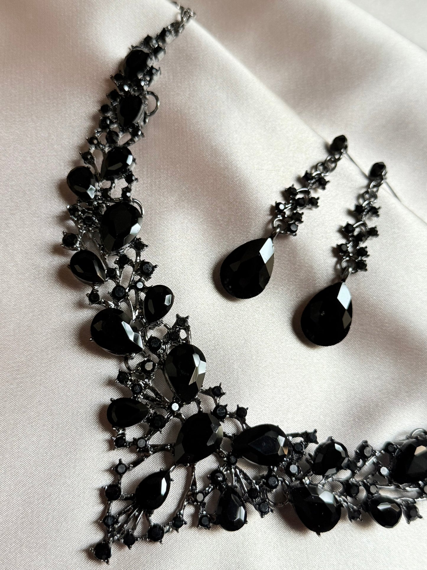 Black Zirconia 3pcs minimal jewellery set