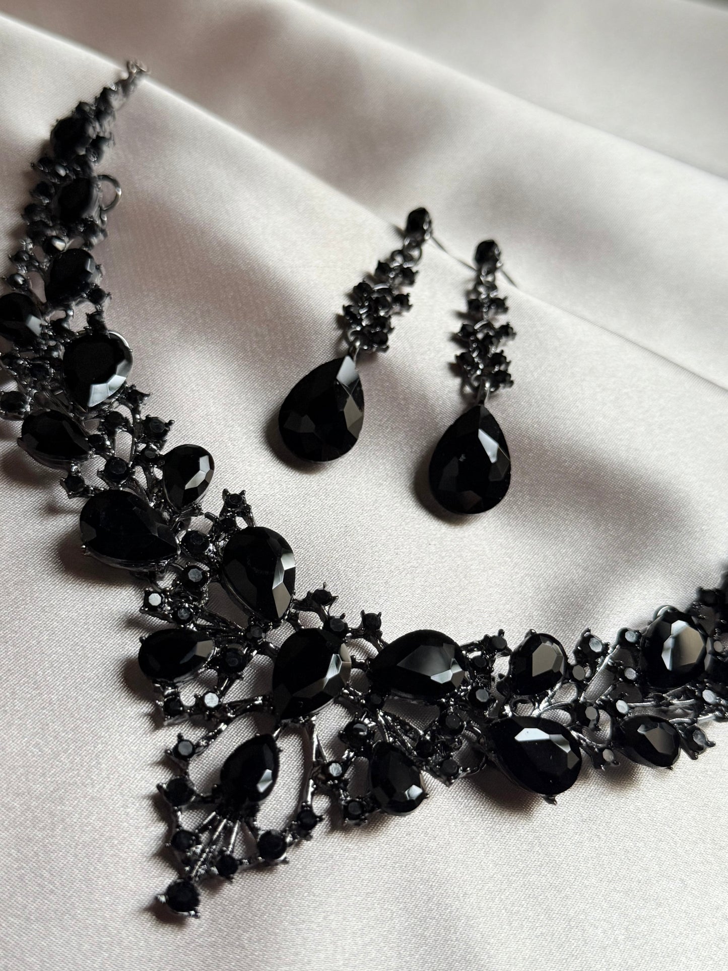 Black Zirconia 3pcs minimal jewellery set
