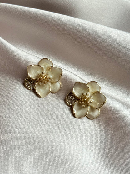 Exquisite Floral Patterned Women's Earrings