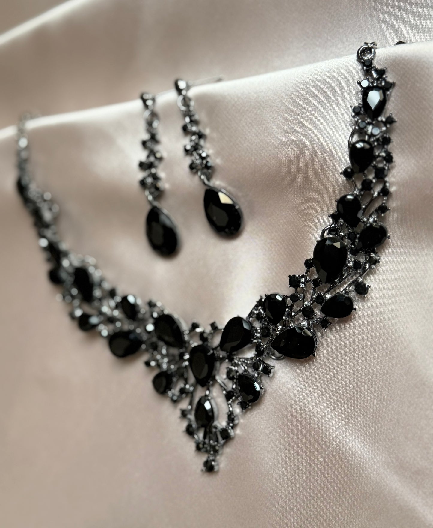 Black Zirconia 3pcs minimal jewellery set